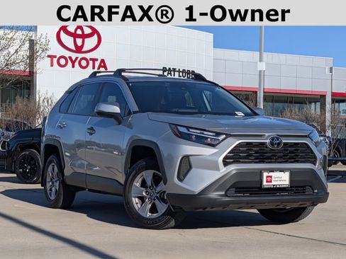 Used 2025 Toyota RAV4 XLE image 2