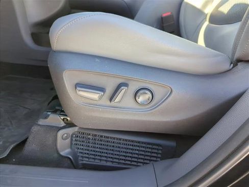 Certified 2021 Toyota Sienna Limited image 13