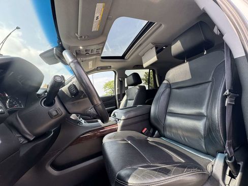 Used 2017 GMC Yukon SLT image 10
