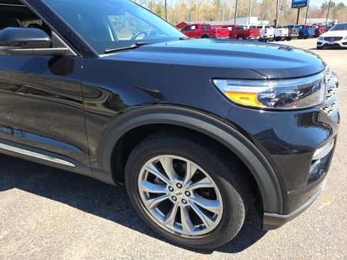 Used 2021 Ford Explorer Limited w/ Equipment Group 301A AWD/4WD image 31