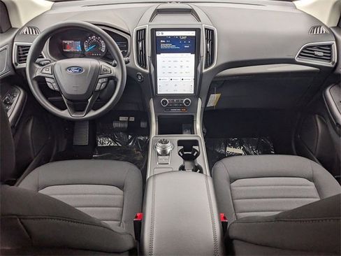 New 2024 Ford Edge SE w/ Black Appearance Package image 13