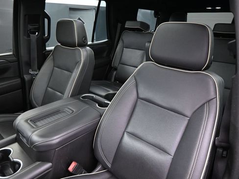 Used 2022 GMC Yukon SLT w/ SLT Premium Package AWD/4WD image 14