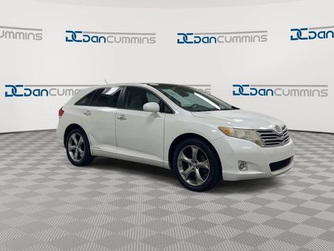Used 2010 Toyota Venza FWD image 2