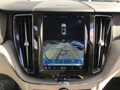 Used 2023 Volvo XC60 T8 Plus image 26