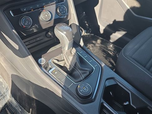 Certified 2022 Volkswagen Tiguan S image 21