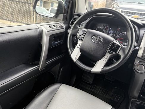 Used 2020 Toyota 4Runner SR5 Premium image 31