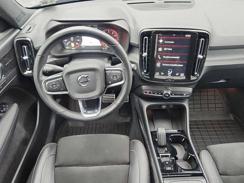 Certified 2022 Volvo XC40 T5 R-Design w/ Advanced Package AWD/4WD image 11