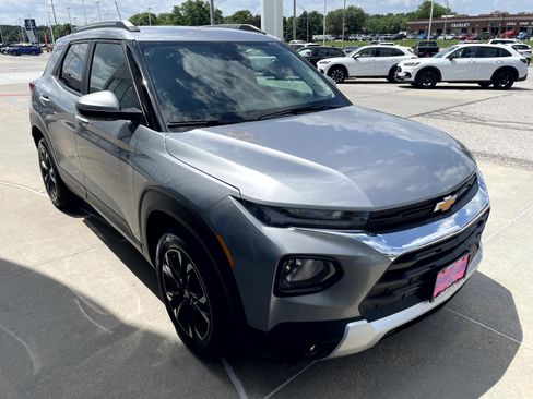 Used 2023 Chevrolet TrailBlazer LT FWD image 4