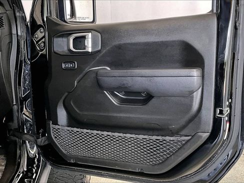 Used 2024 Jeep Gladiator Sport AWD/4WD image 25