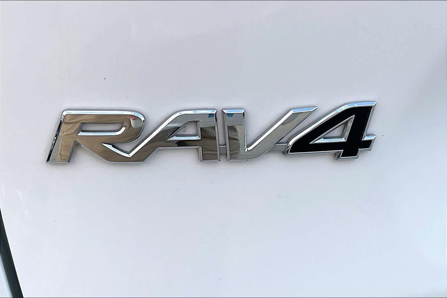 Used 2025 Toyota RAV4 XLE w/ Weather Package FWD image 29