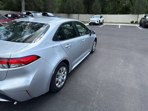 Used 2022 Toyota Corolla LE FWD image 7