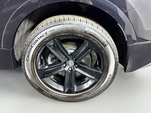 Used 2019 Audi Q8 Premium AWD/4WD image 37