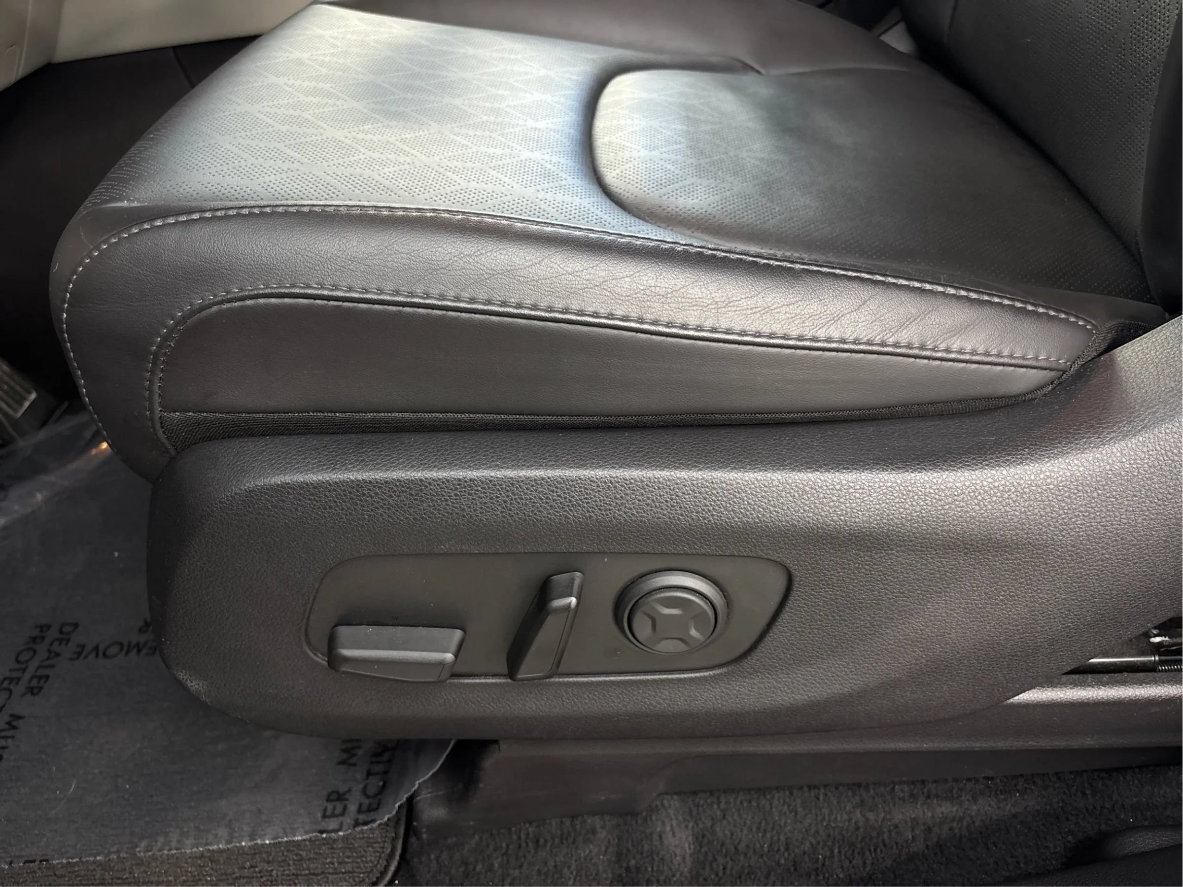 Used 2024 Kia Carnival SX FWD image 24