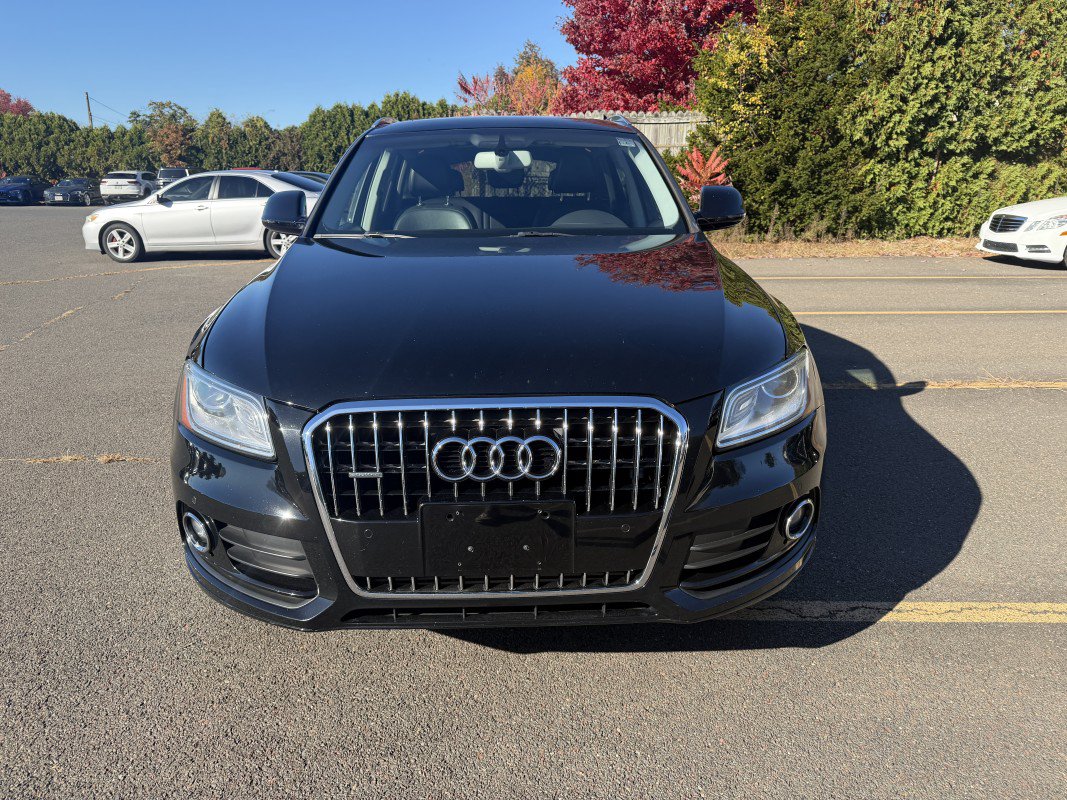 Used 2017 Audi Q5 2.0T Premium Plus w/ Technology Package AWD/4WD image 2