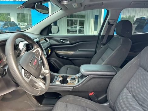 Used 2023 GMC Acadia SLE w/ Driver Convenience Package FWD image 11