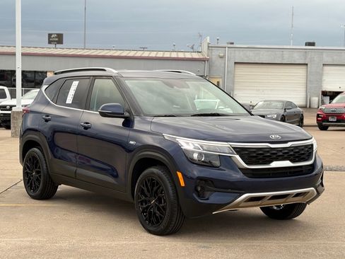 Used 2021 Kia Seltos EX image 5