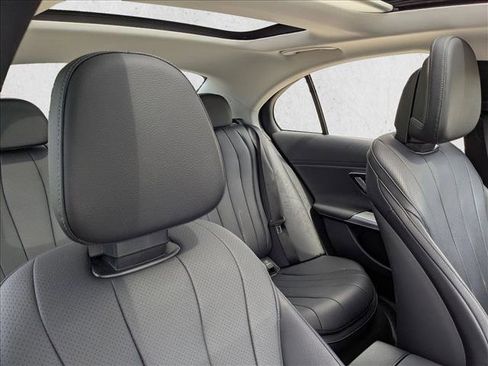 Used 2025 Mercedes-Benz E 350 Sedan image 17