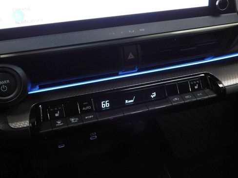 Used 2024 Toyota Prius XLE image 50