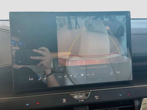 New 2026 Lexus ES 350e w/ Convenience Package FWD image 31