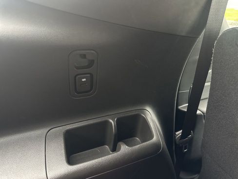 Used 2022 Chevrolet Traverse LT w/ Midnight/Sport Edition image 33