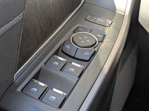 New 2026 Ford F250 Lariat w/ Black Appearance Package image 27