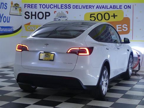 Used 2023 Tesla Model Y AWD image 6
