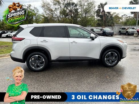 Used 2025 Nissan Rogue SV image 8