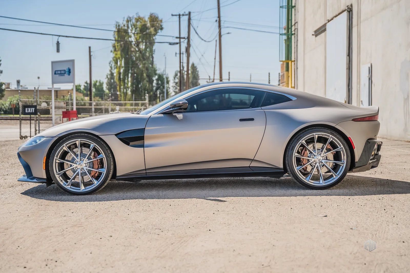 Used 2020 Aston Martin V8 Vantage Coupe RWD image 4