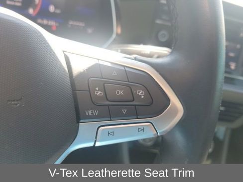 Used 2024 Volkswagen Jetta SE image 11