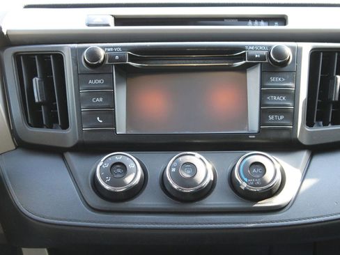 Used 2018 Toyota RAV4 LE w/ All Weather Liner Package FWD image 23