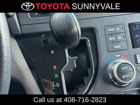 Used 2016 Toyota Sienna LE FWD image 26