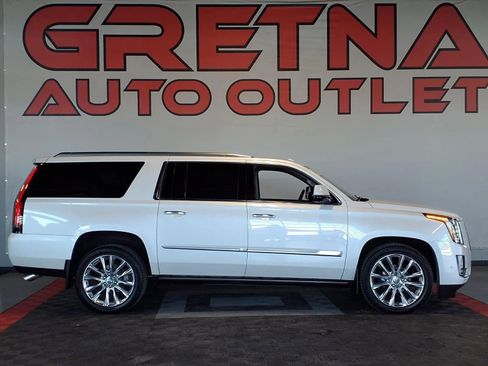 Used 2020 Cadillac Escalade ESV Premium Luxury image 1