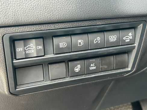 Used 2024 Toyota Tundra Limited AWD/4WD image 29