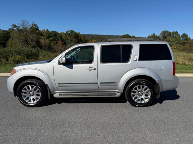 Used 2012 Nissan Pathfinder LE AWD/4WD image 5