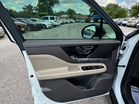 Used 2021 Lincoln Corsair FWD w/ Equipment Group 101A image 33