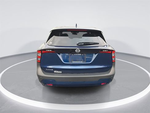 Used 2025 Nissan Kicks SV image 7