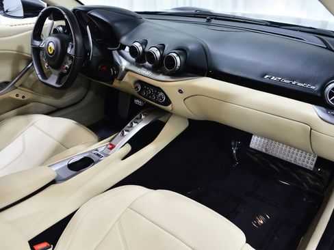 Used 2015 Ferrari F12 Berlinetta image 14