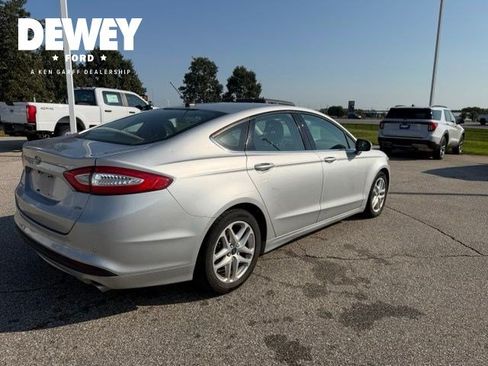 Used 2016 Ford Fusion SE FWD image 14