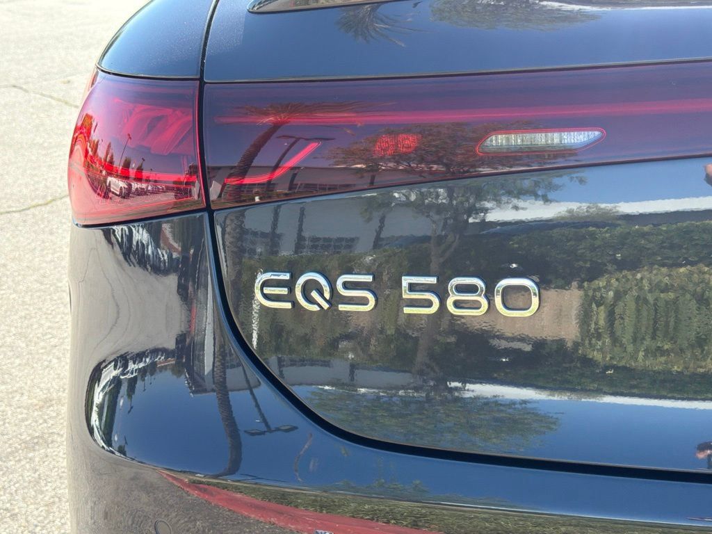 Used 2023 Mercedes-Benz EQS 580 4MATIC Sedan image 13