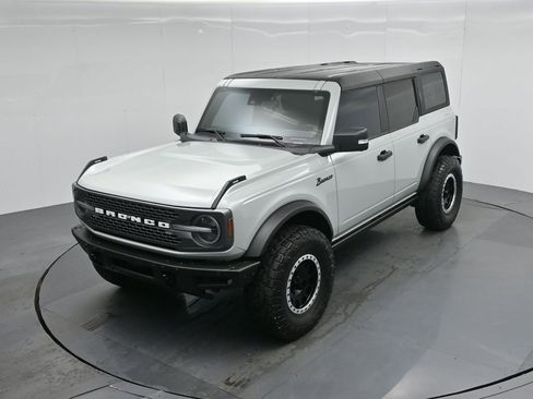 Used 2023 Ford Bronco Badlands image 35