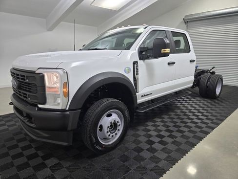 New 2025 Ford F550 4x4 Crew Cab Super Duty image 3