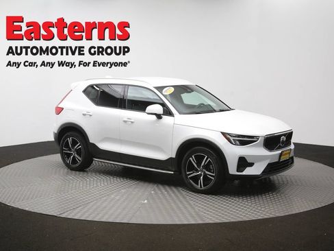 Used 2023 Volvo XC40 B5 Core AWD/4WD image 49