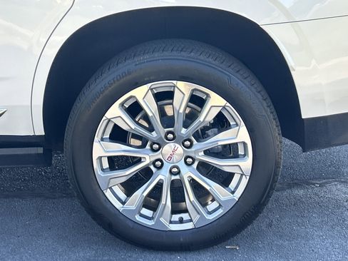 Used 2024 GMC Yukon Denali AWD/4WD image 35