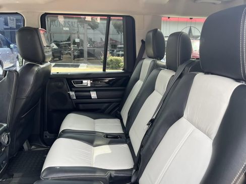 Used 2015 Land Rover LR4 HSE LUX AWD/4WD image 29