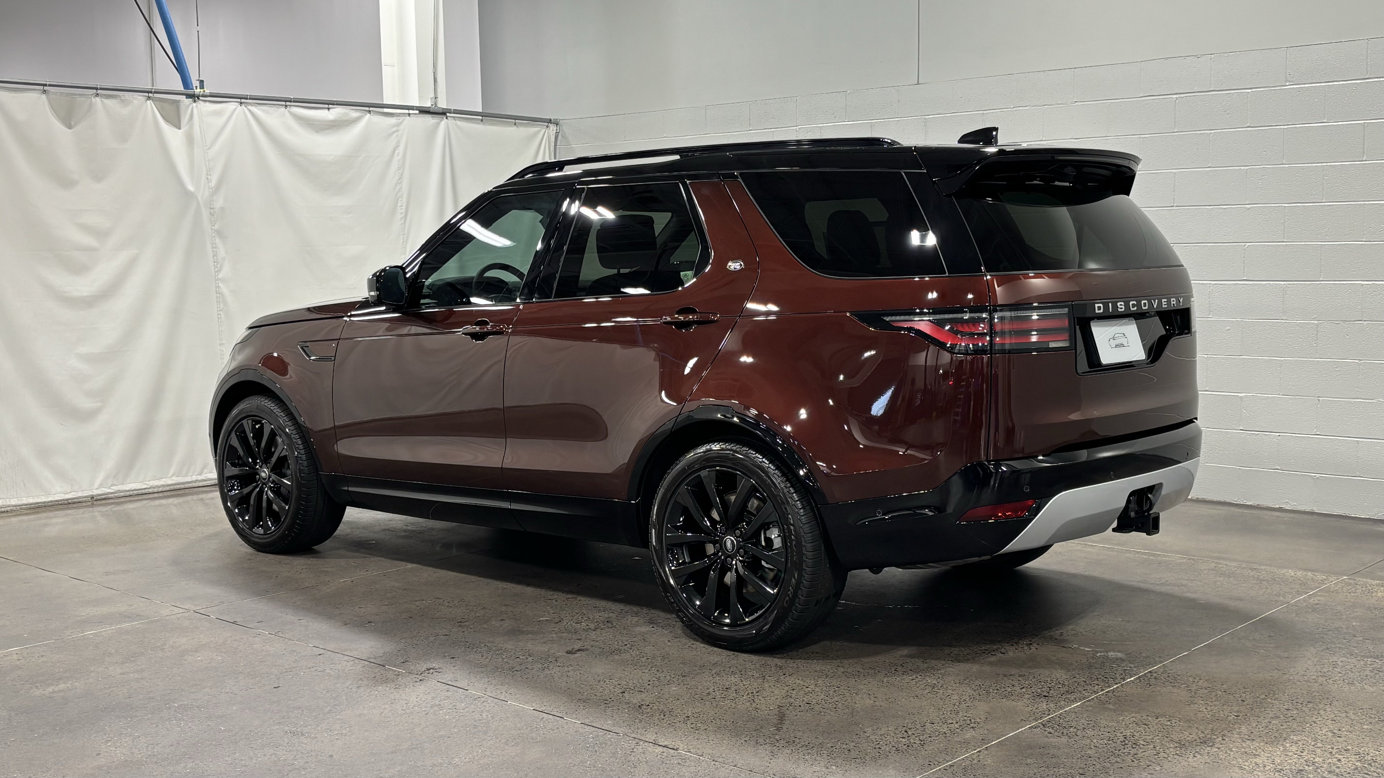 New 2026 Land Rover Discovery Limited Edition AWD/4WD image 12