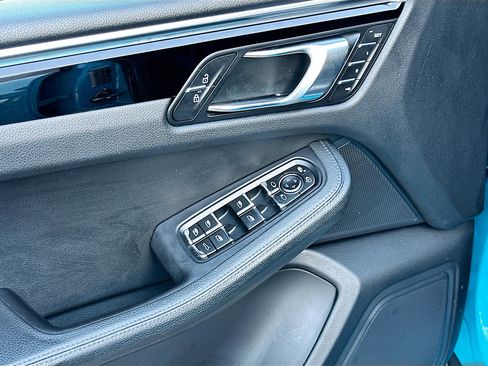 Used 2021 Porsche Macan S image 18