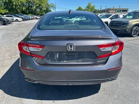 Used 2018 Honda Accord Sport image 5