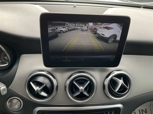 Used 2018 Mercedes-Benz GLA 250 4MATIC image 34