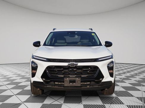 Used 2024 Chevrolet Trax ACTIV w/ Driver Confidence Package FWD image 2