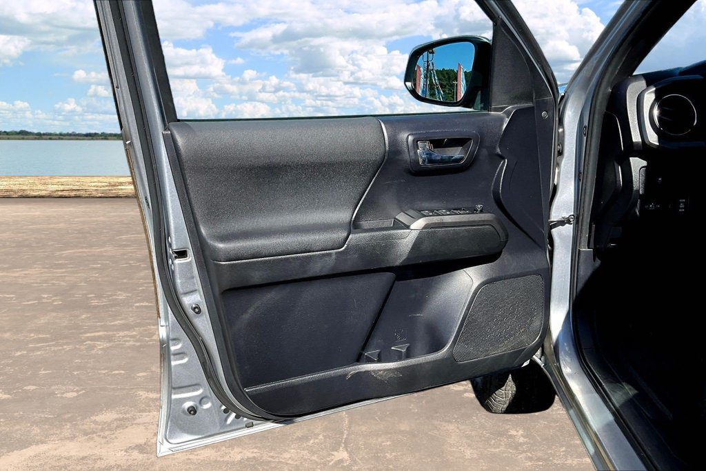 Used 2020 Toyota Tacoma TRD Off-Road RWD image 23